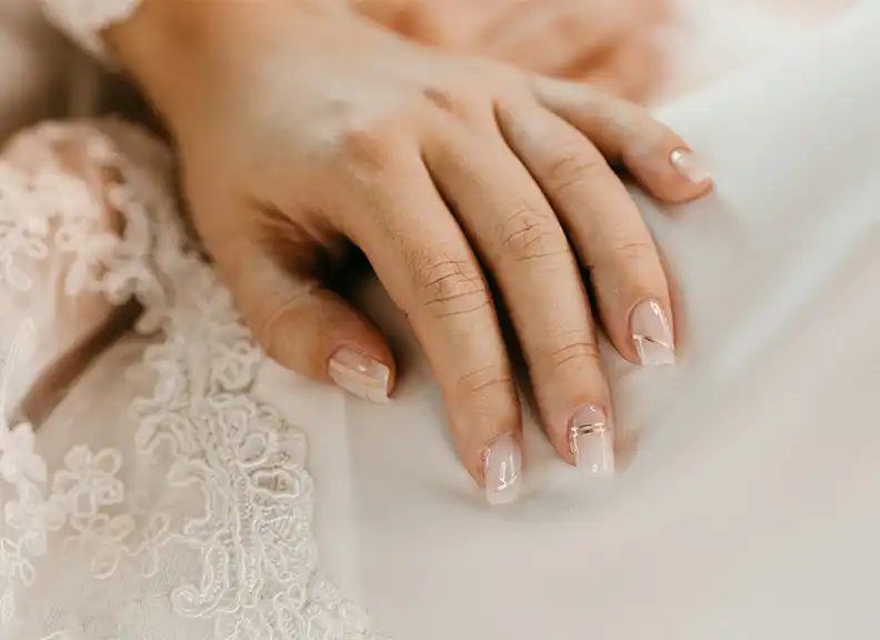 White sparkly nail